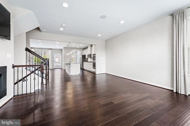7610 HUBBLE DR, Lanham, MD 20706