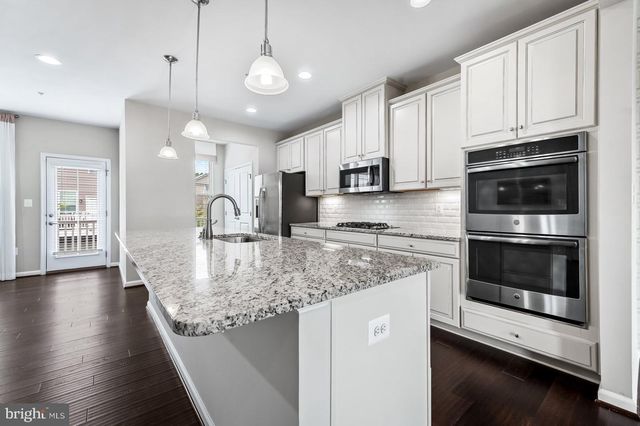 7610 HUBBLE DR, Lanham, MD 20706
