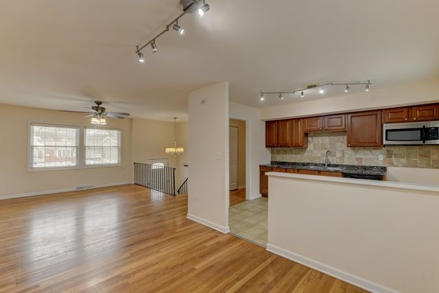 819 N Oakwood Street, Griffith, IN 46319