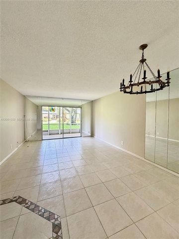 5001 NW 34th Street 102, Lauderdale Lakes, FL 33319