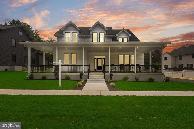 6 CHAPEL AVE, Medford, NJ 08055