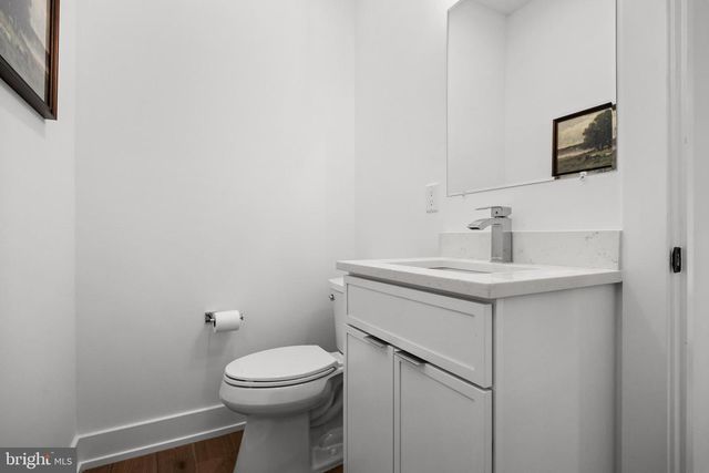 6 CHAPEL AVE, Medford, NJ 08055