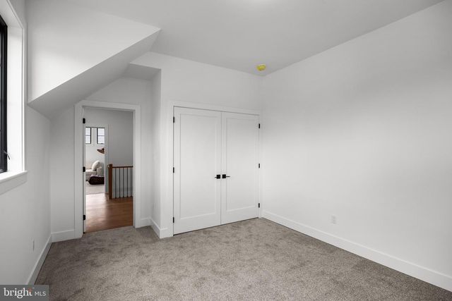 6 CHAPEL AVE, Medford, NJ 08055