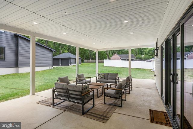 6 CHAPEL AVE, Medford, NJ 08055