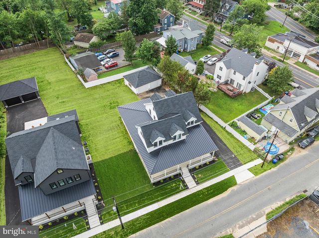 6 CHAPEL AVE, Medford, NJ 08055