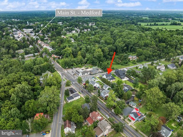 6 CHAPEL AVE, Medford, NJ 08055