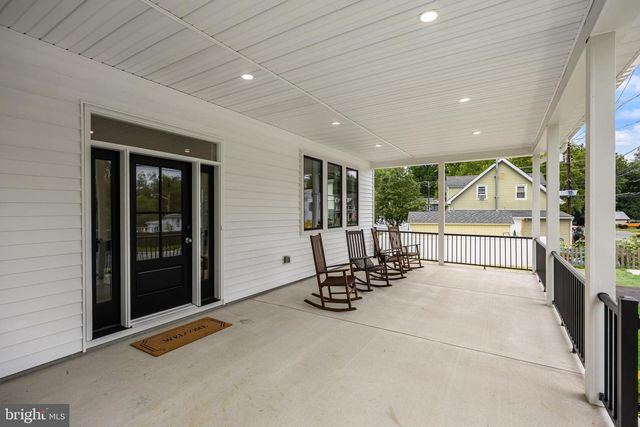 6 CHAPEL AVE, Medford, NJ 08055