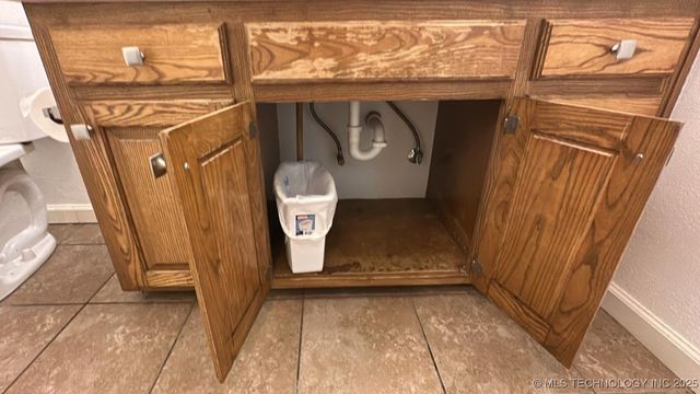 827 Acorn, Ardmore, OK 73401