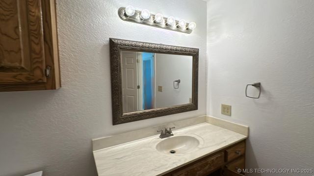 827 Acorn, Ardmore, OK 73401