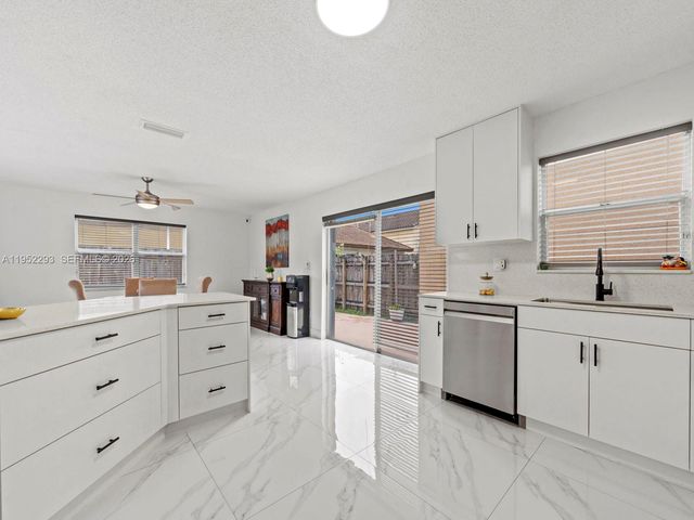 15626 SW 100th Ter, Miami, FL 33196