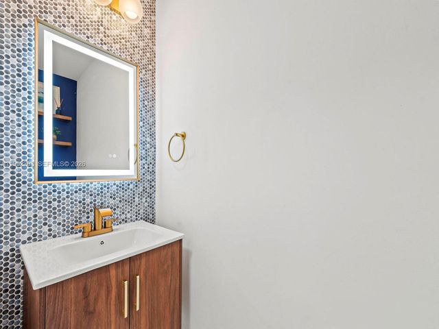 15626 SW 100th Ter, Miami, FL 33196