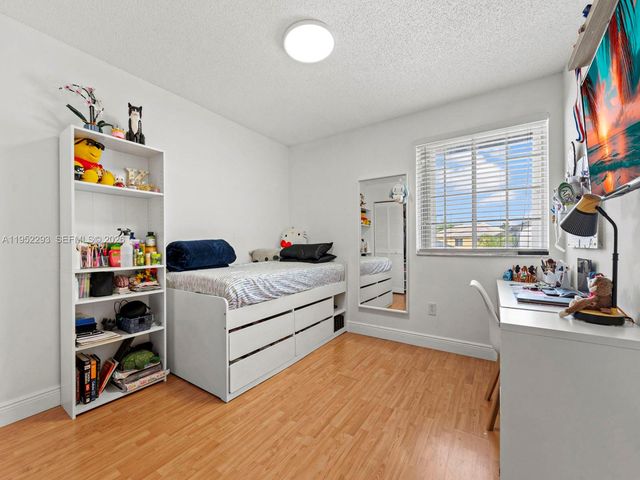 15626 SW 100th Ter, Miami, FL 33196