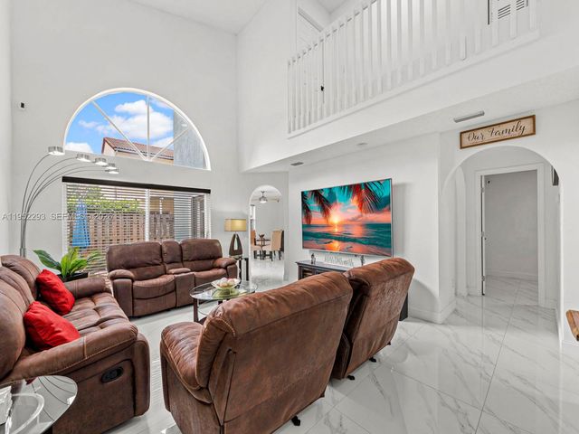 15626 SW 100th Ter, Miami, FL 33196