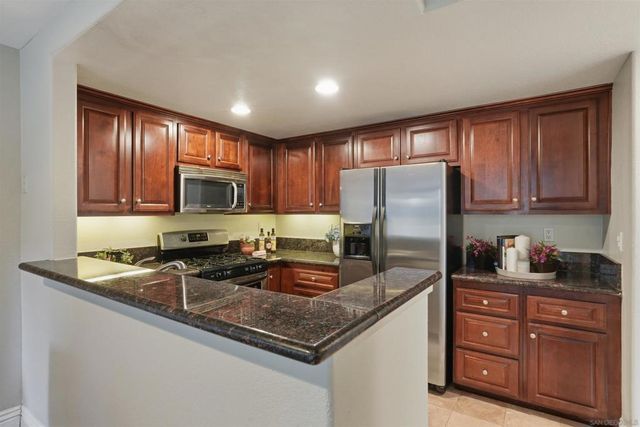 3957 Nobel Dr 205, San Diego, CA 92122