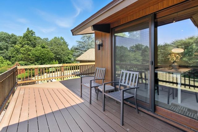 16 Tedford Ln, Lynnfield, MA 01940