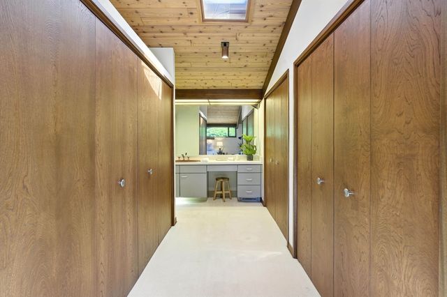 16 Tedford Ln, Lynnfield, MA 01940