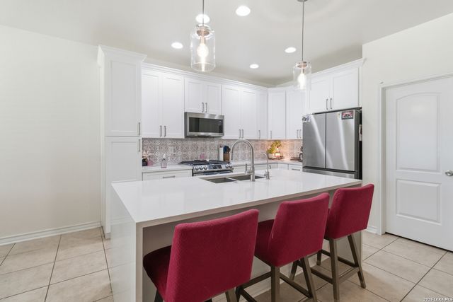 23435 WOODLAWN RDG, San Antonio, TX 78259