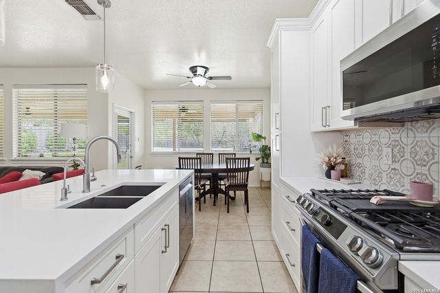 23435 WOODLAWN RDG, San Antonio, TX 78259