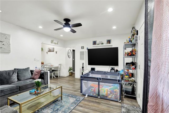291 W Artesia, Pomona, CA 91768