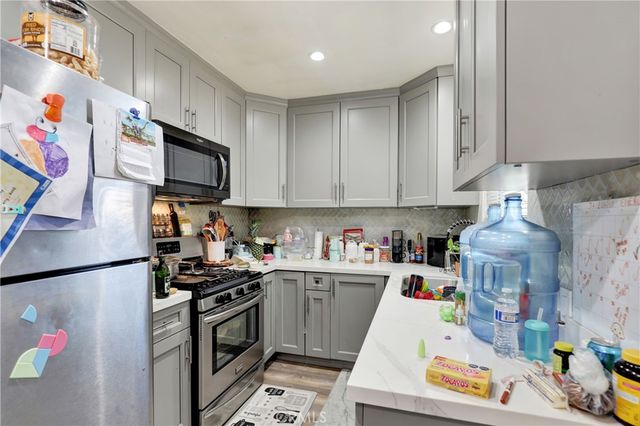 291 W Artesia, Pomona, CA 91768