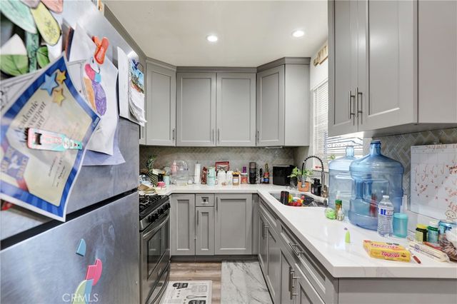 291 W Artesia, Pomona, CA 91768