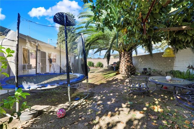 291 W Artesia, Pomona, CA 91768