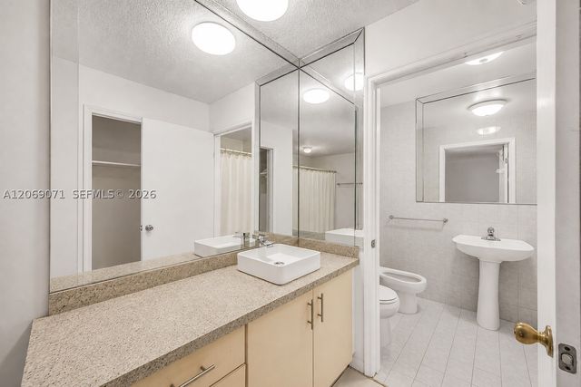 7256 W 34th Ln 7256, Hialeah, FL 33018