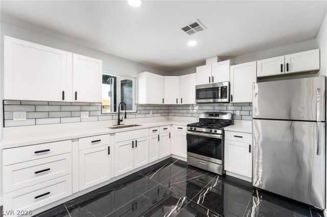 3215 Dillon Avenue, North Las Vegas, NV 89030