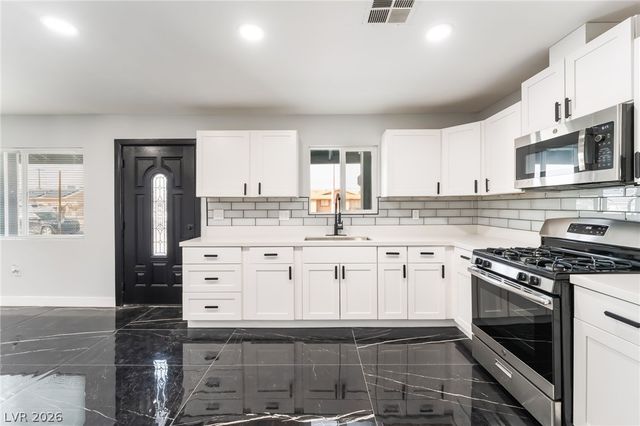 3215 Dillon Avenue, North Las Vegas, NV 89030