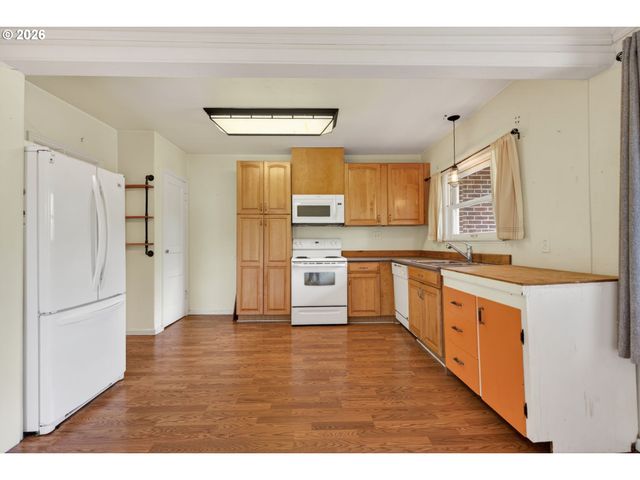 19100 Sw BLANTON St, Beaverton, OR 97078