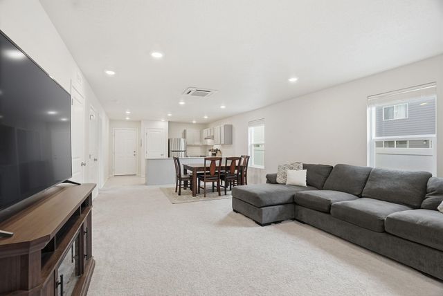 4527 W Connaught Ave, Spokane, WA 99208