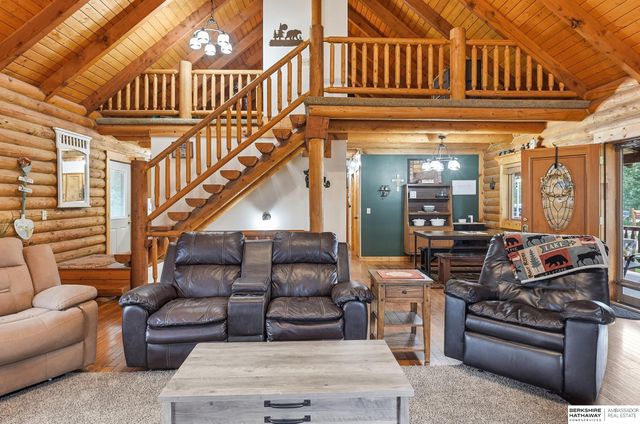 8616 Emerson Road, Plattsmouth, NE 68048