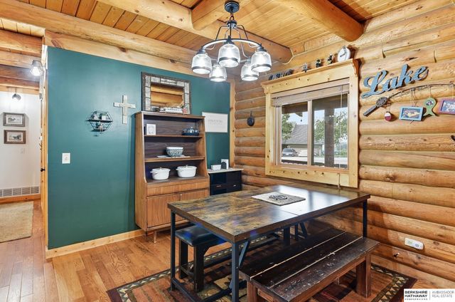 8616 Emerson Road, Plattsmouth, NE 68048