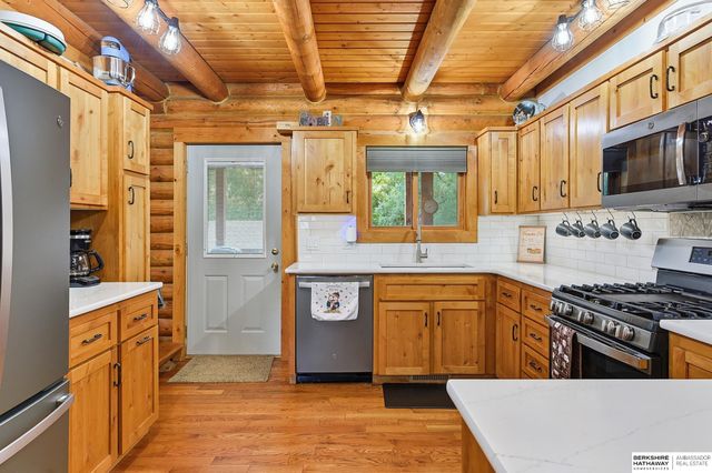 8616 Emerson Road, Plattsmouth, NE 68048