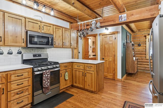 8616 Emerson Road, Plattsmouth, NE 68048