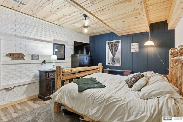 8616 Emerson Road, Plattsmouth, NE 68048