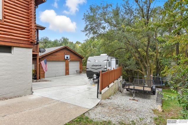 8616 Emerson Road, Plattsmouth, NE 68048