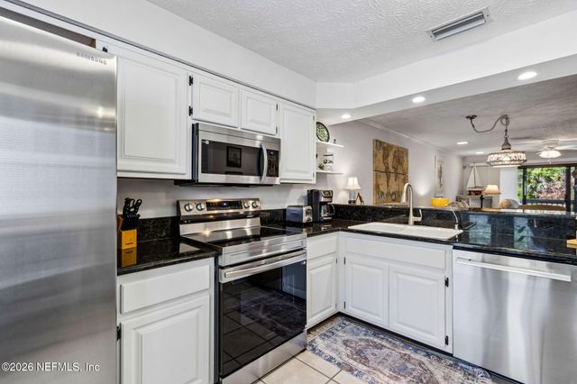 2003 SEMINOLE Road 2003, Atlantic Beach, FL 32233