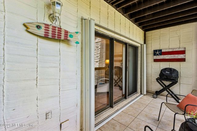 2003 SEMINOLE Road 2003, Atlantic Beach, FL 32233