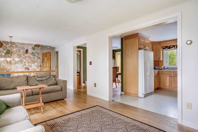 14 St Marys Lane, Salem, NH 03079