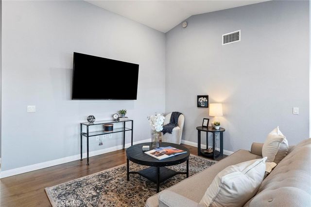 13455 IVANPAH Road, Apple Valley, CA 92308