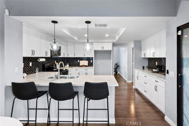 13455 IVANPAH Road, Apple Valley, CA 92308