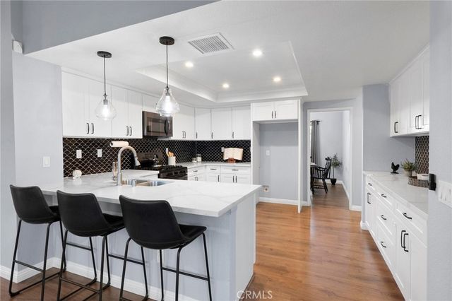 13455 IVANPAH Road, Apple Valley, CA 92308