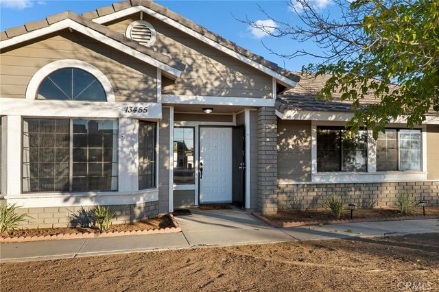 13455 IVANPAH Road, Apple Valley, CA 92308