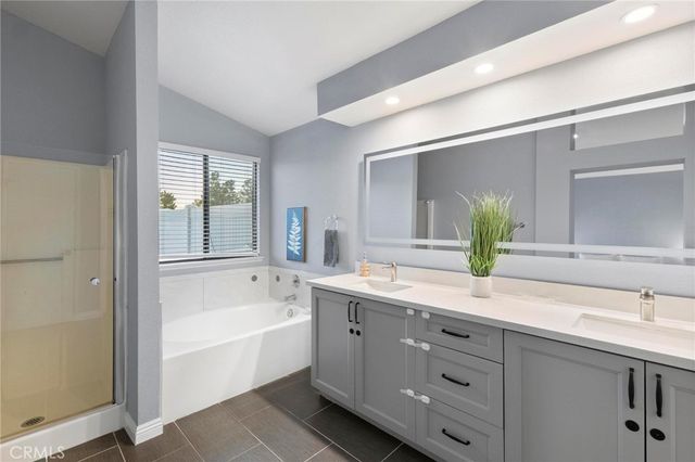 13455 IVANPAH Road, Apple Valley, CA 92308