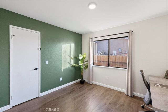 13455 IVANPAH Road, Apple Valley, CA 92308