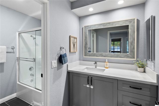 13455 IVANPAH Road, Apple Valley, CA 92308