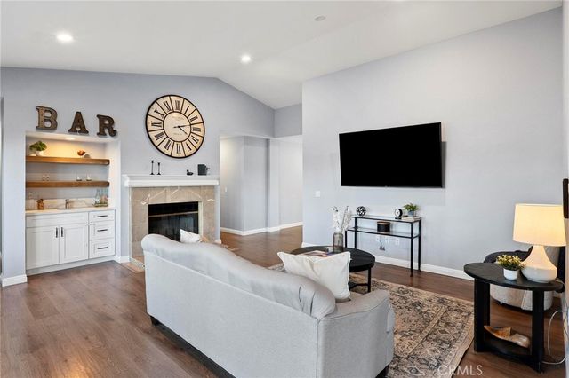 13455 IVANPAH Road, Apple Valley, CA 92308