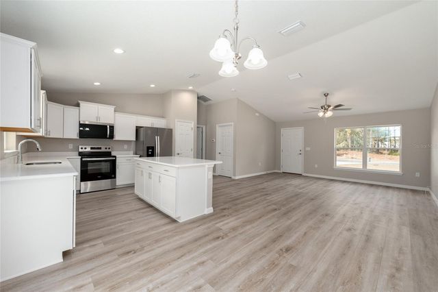 13 REDWOOD RUN TRACK, Ocala, FL 34472