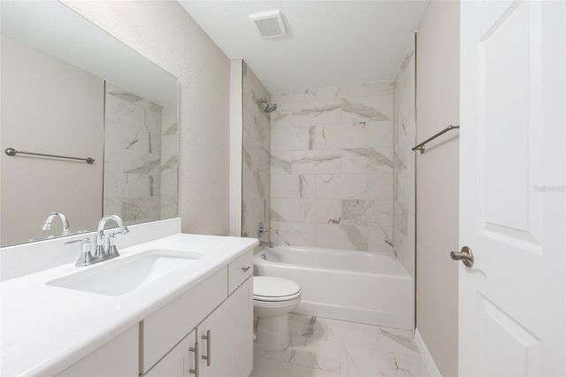 13 REDWOOD RUN TRACK, Ocala, FL 34472